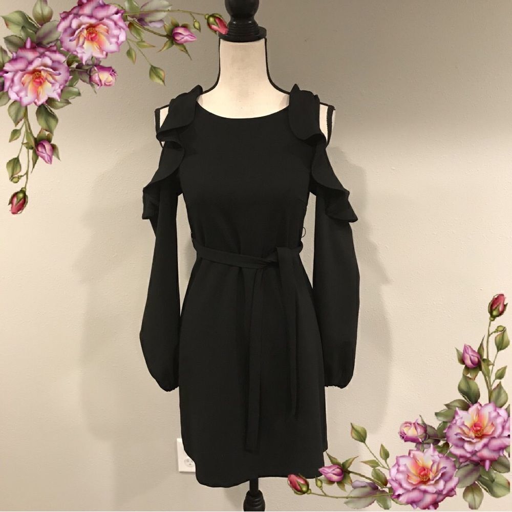 Cold Shoulder long sleeve dress with belt